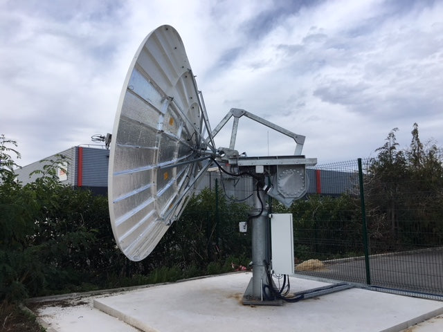 Antenna with motorisation